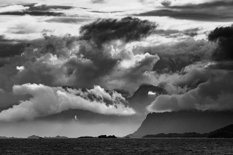 Wolken-Berge (Lofoten)